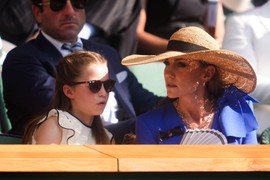 KEJT NIJE RODILA ĆERKU, NEGO SVOG KLONA Princeza Šarlot ćakula sa majkom na tribinama KAO MATORA i zbog ova dva detalja, devojčici MAMA TREBA DA BUDE NAJVEĆI MODNI UZOR