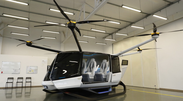 Az óriási drónra hasonlító repülő- eszközt hidrogénnel hajtják majd/Fotó:Fuszek Gábor