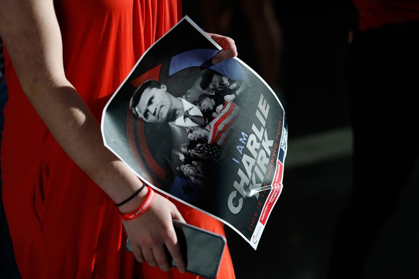 Plakat sa likom Čarlija Kirka