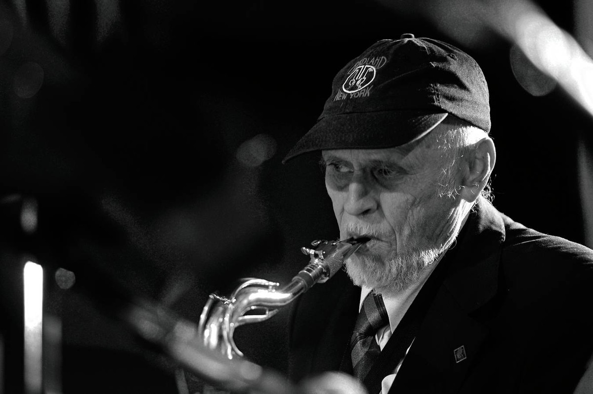 Jan Ptaszyn Wróblewski znany był z audycji "Trzy kwadranse jazzu" emitowanej w radiowej Trójce. Prywatnie uwielbiał dawać prezenty