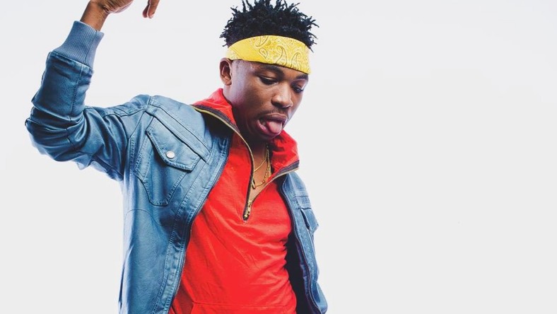 Mayorkun appears to be another benevolent celebrity