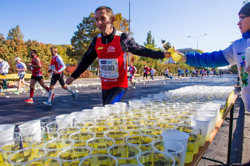 Emil Dobrowolski jako pierwszy dobiegł do mety 16. PKO Poznań Maratonu