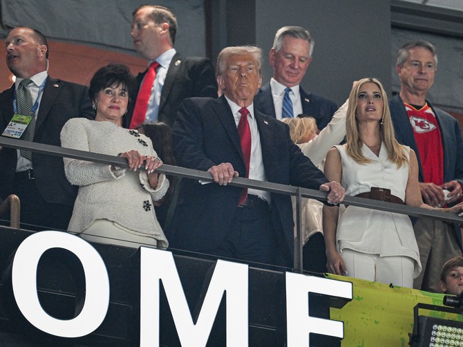Donald Tramp sa Ivankom i Erikom Tramp