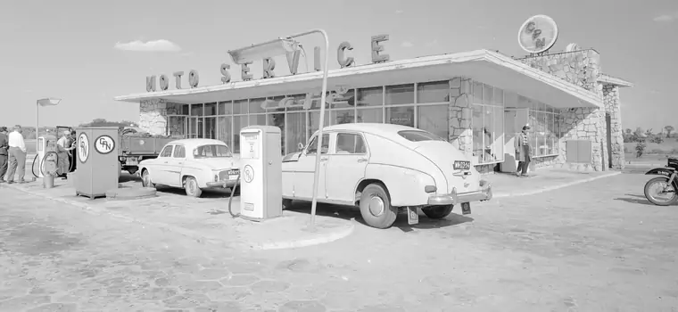 Tak tankowało się samochody w okresie PRL. Myślisz, że ładowanie elektryka jest ciężkie?