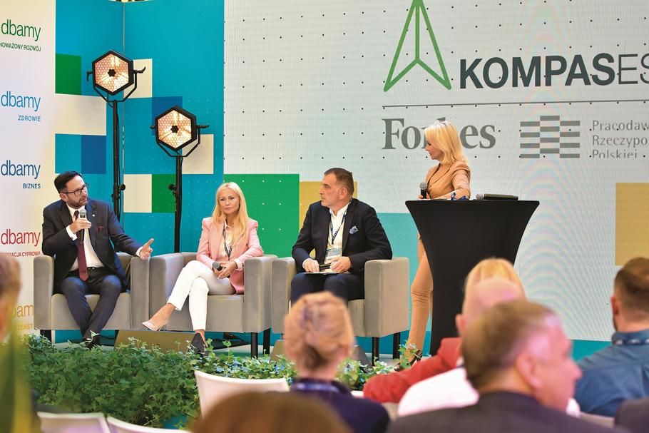 O tym, dlaczego polski biznes potrzebuje KOMPAS ESG, rozmawiali w Karpaczu: Daniel Obajtek (PKN Orlen), Beata Drzazga (BetaMed), Rafał Baniak (Pracodawcy RP), Beata Mońka (RASP).