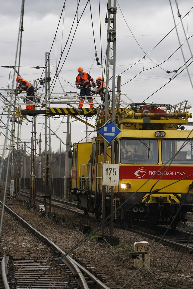 BIAŁYSTOK USUWANIE SKUTKÓW POŻARU POCIĄGÓW-CYSTERN