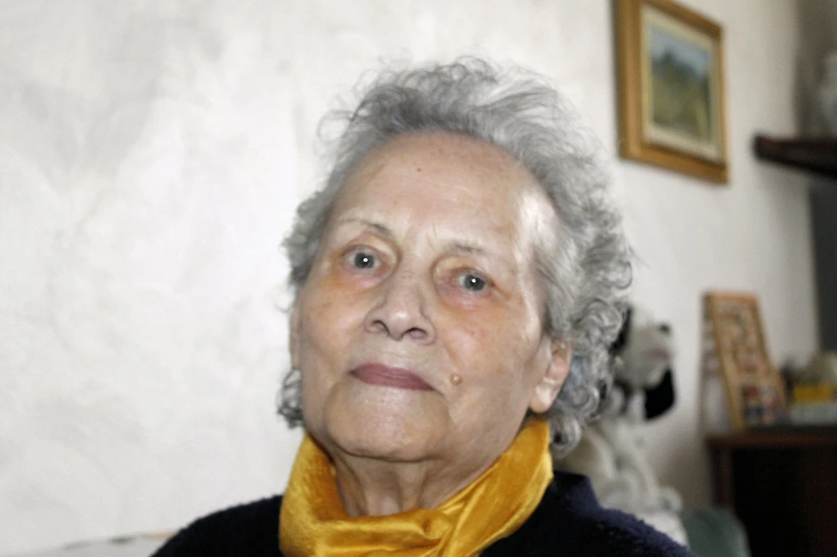 Starija žena - ilustracija