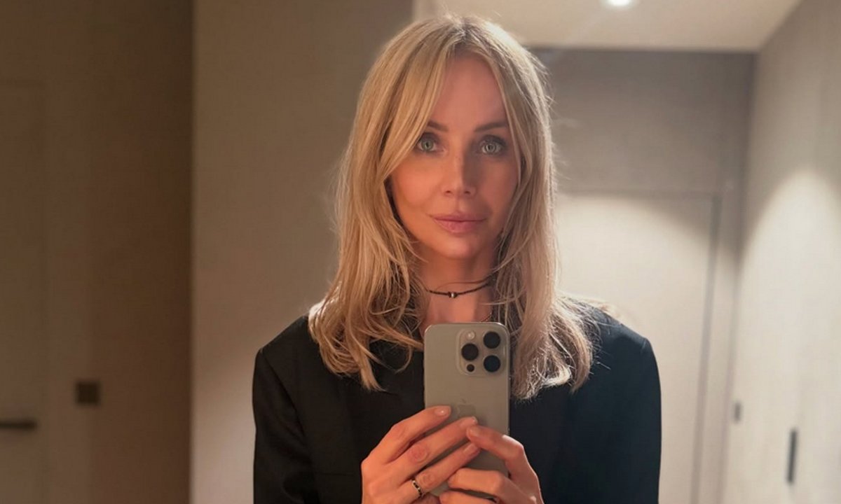 Aga Woźniak-Starak w zmysłowej koronce. Jej "naga" spódnica to petarda