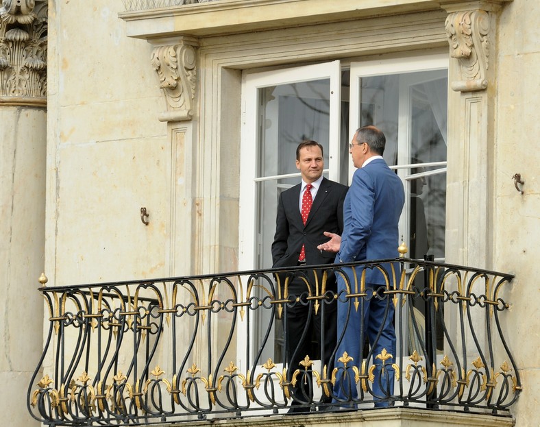 Radosław Sikorski i Siergiej Ławrow na balkonie Pałacu na Wodzie w warszawskich Łazienkach (25.10.2010)