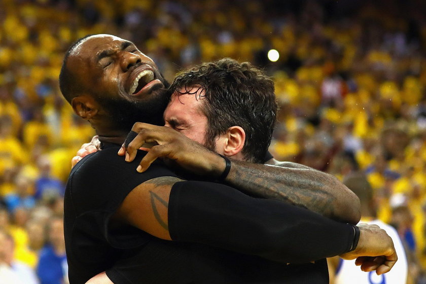 LeBron James we łzach. Cavaliers mistrzami NBA