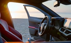 Lexus UX hitem w Polsce. Hybryda 2.0 kusi nie tylko ceną