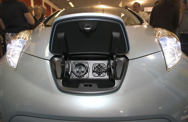 Chevrolet Volt na pokazie  Plug-In 2010 w San Jose – widok portu do ładowania baterii. Fot. Tony Avelar/Bloomberg