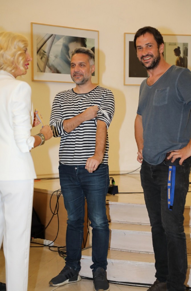 Goran Bogdan sa Srdanom Golubovićem i Sandrom Perović na premijernom emitovanju prvih epizoda "Jutra"