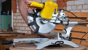 Makita, Einhell oder Bosch? Gehrungssägen mit Akkubetrieb im Vergleich
