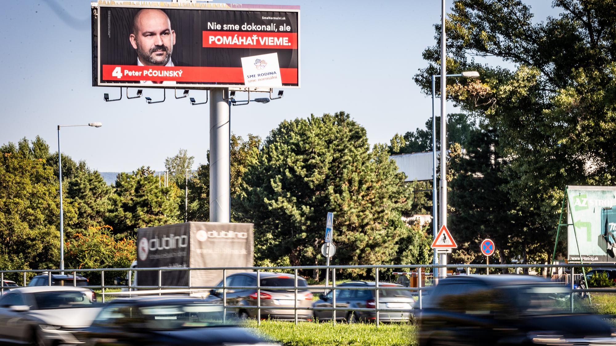 Predvolebné bilbordy politických strán v uliciach Bratislavy