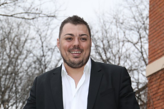 SLOBA VASIĆ IZ URGENTNOG CENTRA PREBAČEN NA VMA Nakon što je izbačen sa leta, pevač završio u bolnici