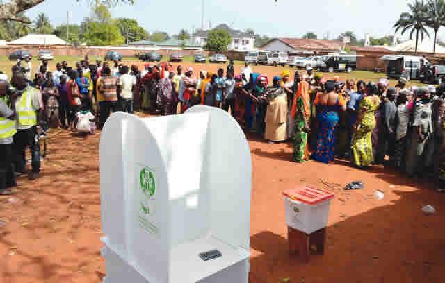 Voters queue to vote at Ejule Ala Ward Kogi East 