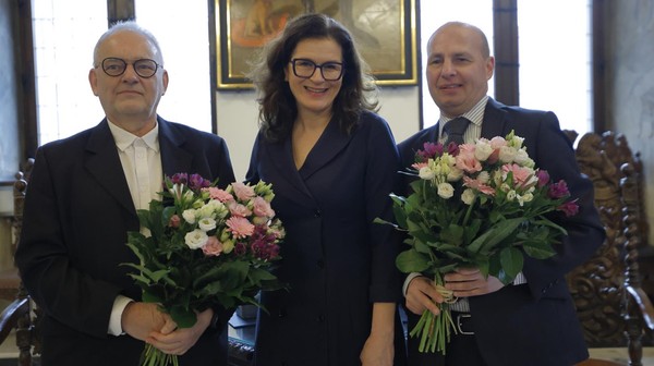 Każdy z laureatów otrzymał nagrodę w wysokości 25 tys. zł brutto, dyplom i statuetkę Heweliusza autorstwa prof. Jana Szczypki.