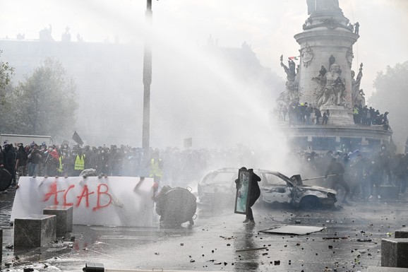 Udarac za vlast: Upravni sud Francuske UKINUO ZABRANU demonstracija u Parizu