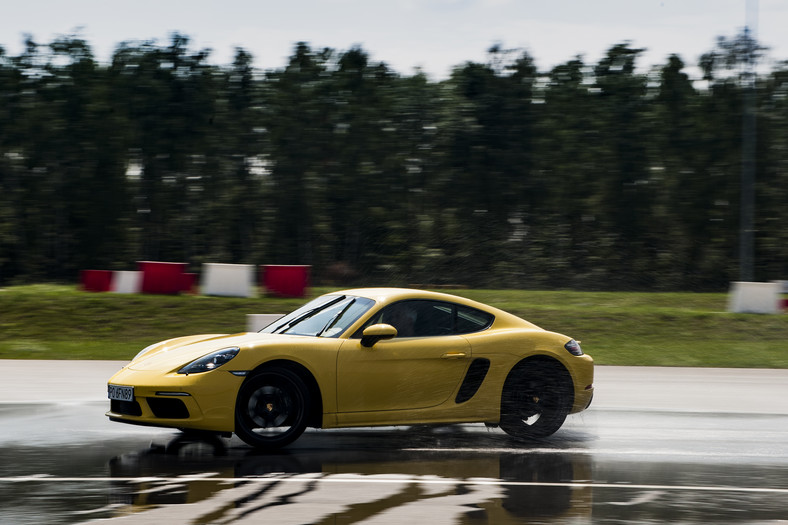 Jaguar F-Type i Porsche 718 Cayman