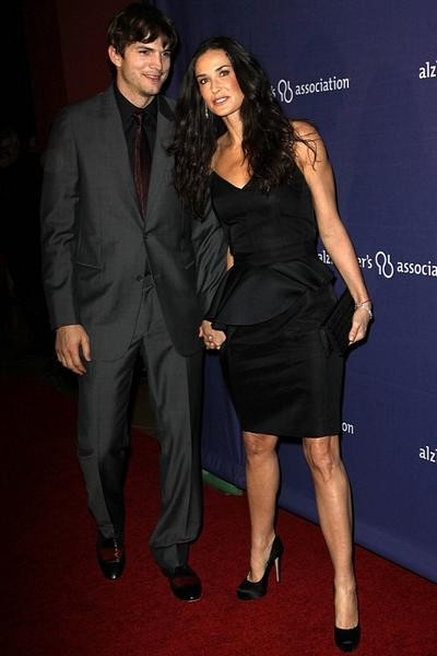 Ashton Kutcher i Demi Moore na imprezie charytatywnej "A Night at Sardi's".