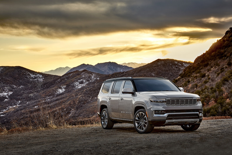 Jeep Grand Wagoneer 18