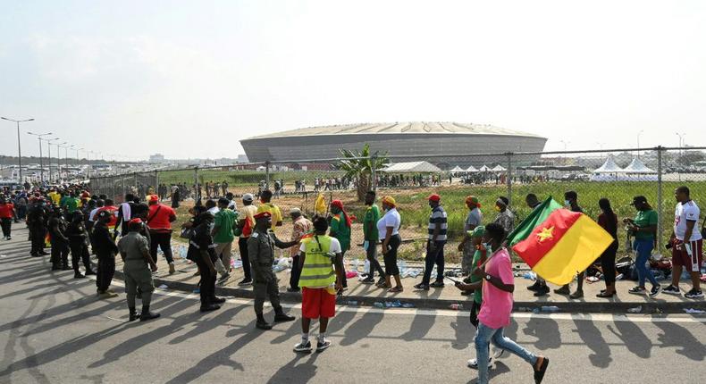 Supporters queue to get into the Japoma Stadium in Douala Creator: Issouf SANOGO