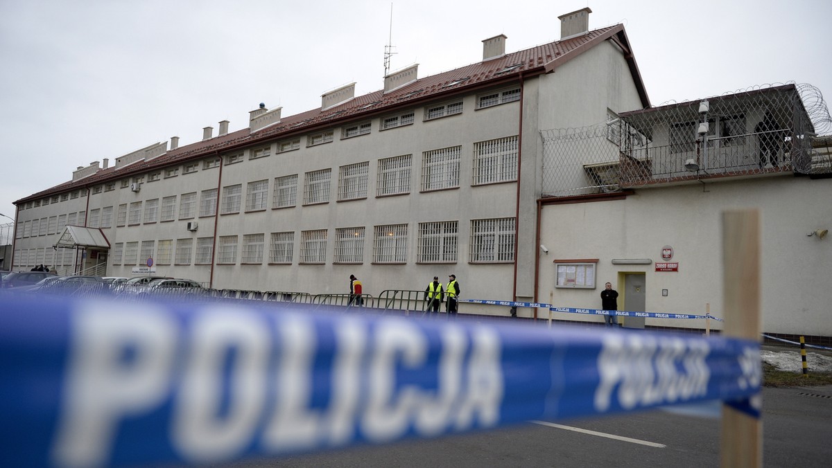 Dobiega końca wyrok pozbawienia wolności Mariusza T. Rzecznik więzienia mjr Norbert Gaweł poinformował, że odbyło się przesłuchanie dyrektora więzienia, w którym Mariusz T. kończy odbywać karę. Nie chciał potwierdzić, czy w celi T. znaleziono materiały pornograficzne. W związku ze zgłoszeniem o możliwości popełnienia przestępstwa przez osadzonego, w więzieniu będą wszczęte wewnętrzne procedury wyjaśniające.