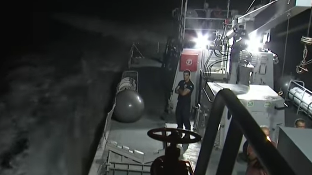 (VIDEO) JEZIVA TRAGEDIJA U GRČKOJ! U sudaru broda i čamca 15 MRTVIH i desetine povređenih, među njima i deca Kép