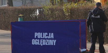 Zwłoki mężczyzny na chodniku. Policja prosi o pomoc