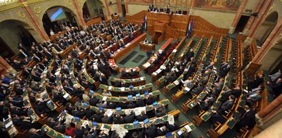 Węgrzy zmniejszą parlament