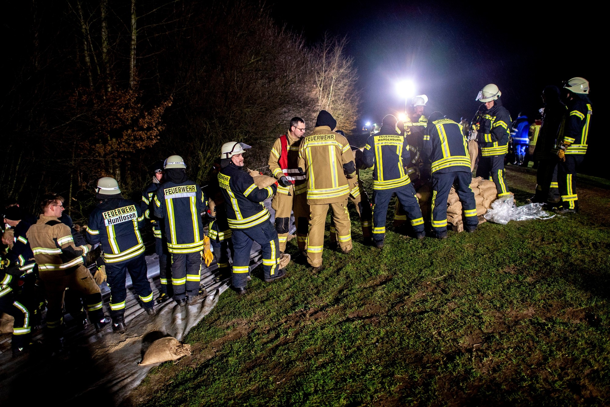 Pre záplavy museli v Dolnom Sasku evakuovať zhruba 300 ľudí.