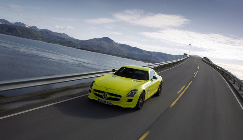 Mercedes SLS AMG E-Cell – z e-pięknem trzeba obcować