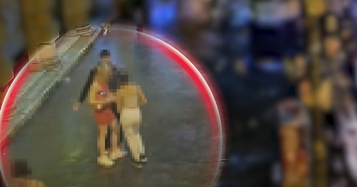 Döbbenetes jelenetek az Andrássy úton: 12 és 15 év közötti lányok raboltak ki brutálisan egy francia nőt – videó