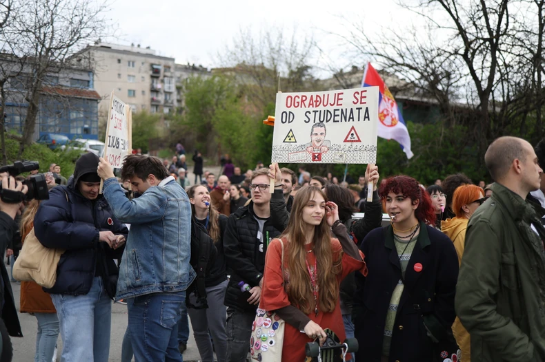 Protest ispred Informera