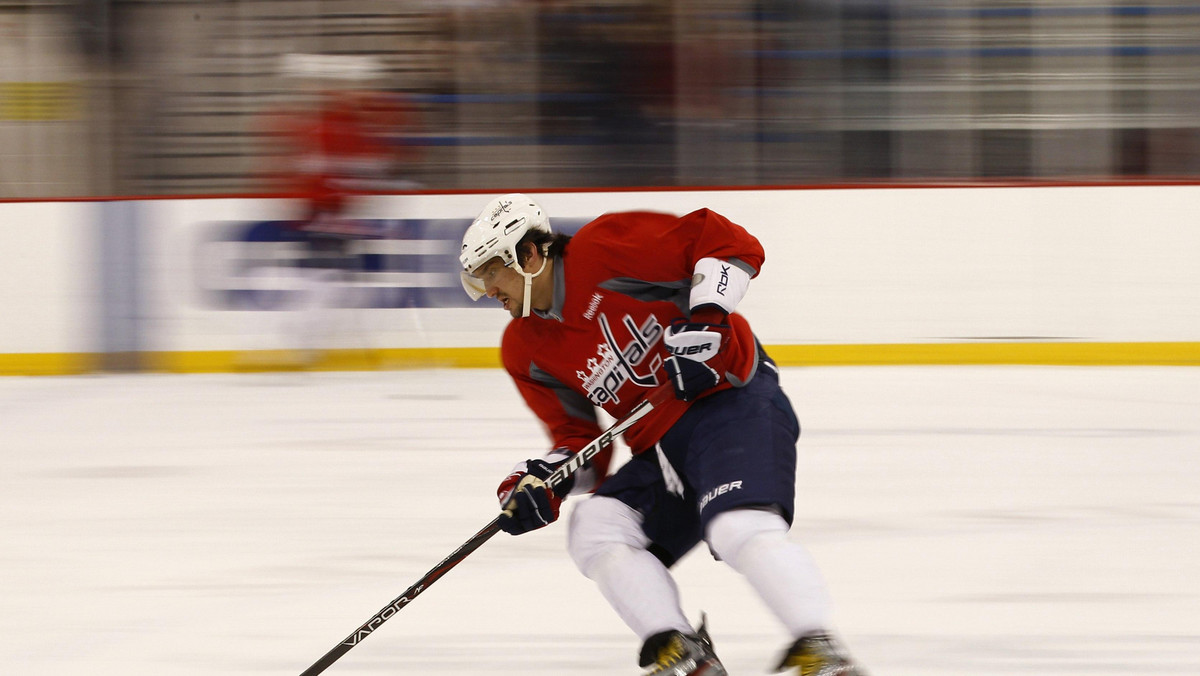 Washington Capitals doczekali się pierwszej wygranej w skróconym sezonie, a Aleksander Owieczkin strzelił pierwszą bramkę. Stołeczni z Wojtkiem Wolskim w składzie pokonali 3:2 Buffalo Sabres.