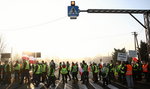 Mieszkańcy Krzyszkowic protestują. Zablokowali Zakopiankę, bo domagają się budowy bezpiecznego przejścia dla pieszych z sygnalizacją świetlną 