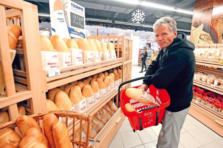 Za veknu hleba ode desetina penzije