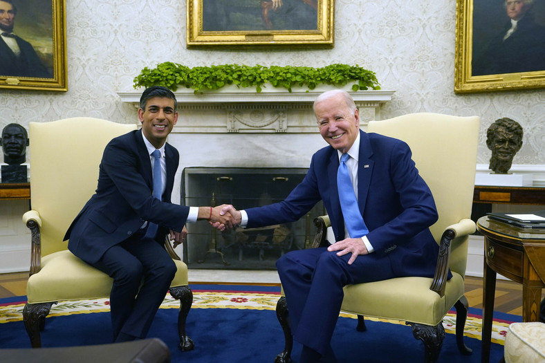 Rishi Sunak (lewa) i Joe Biden (prawa) w trakcie spotkania w Białym Domu, Waszyngton, 8 czerwca 2023 r.