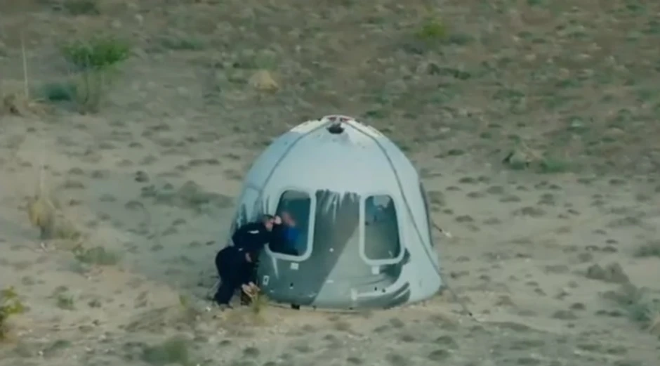 Sletela kapsula sa Bezosom i putnicima 