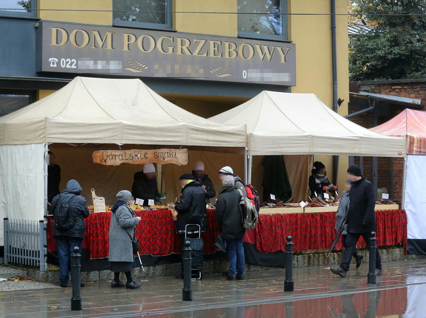 Dość festynów pod cmentarzami