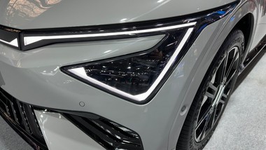 50 tys. taniej za nówkę. mamy listę: kia, hyundai, ford, volvo zalegają w salonach