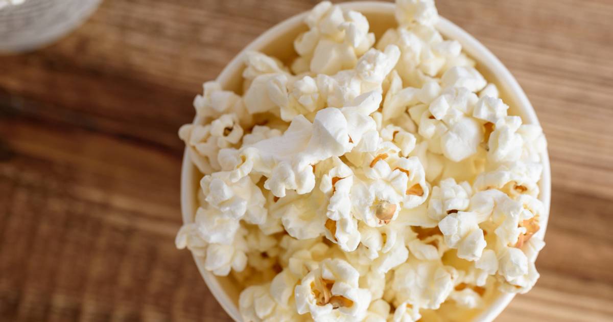 Ten popcorn robi furorę na TikToku. Zawiera nietypowy dodatek | Ofeminin