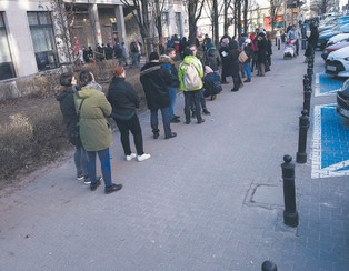 Kasa za miejsce w kolejce, czyli jak zarobić na Ukraińcach