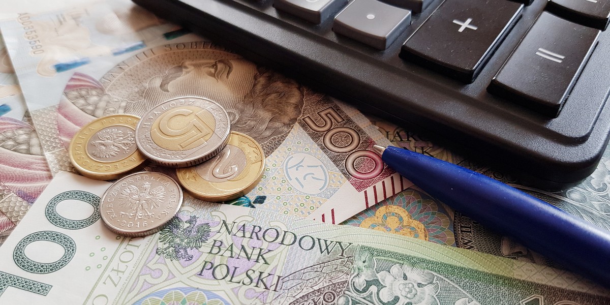 Fiskus nie zabierze przedsiębiorcom części wsparcia z tarczy finansowej. Przynajmniej na razie - podaje "Rzeczpospolita".