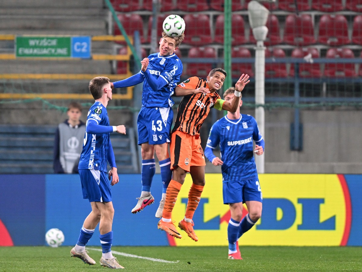 Liga Konferencji. Kuriozalny samobój pozbawił Lecha Poznań szans na awans