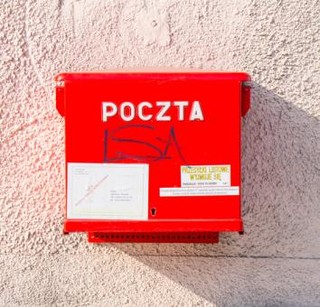 Poczta Polska kontra Polska Grupa Pocztowa: Kolejne odwołanie w przetargu na przesyłki sądowe