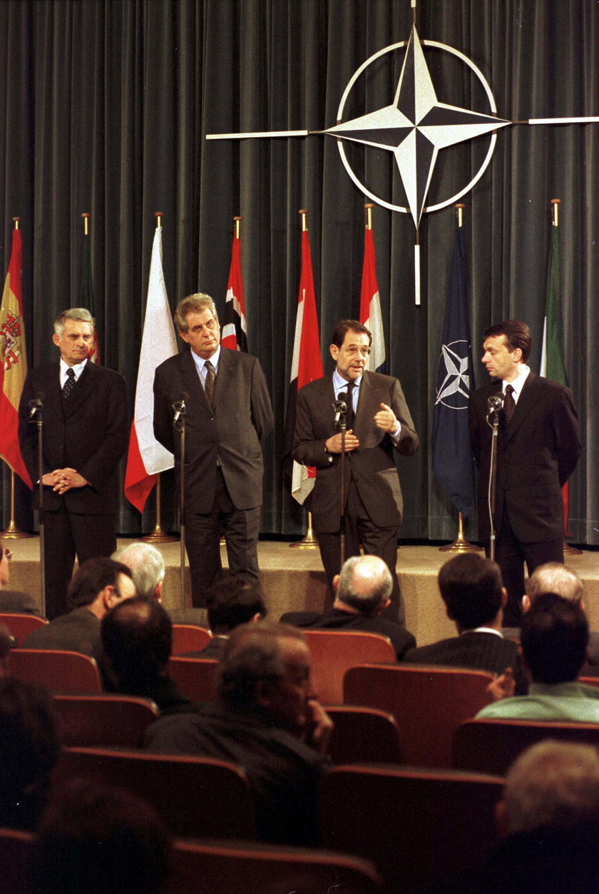 Wejście Polski do NATO 2 1999 r. 