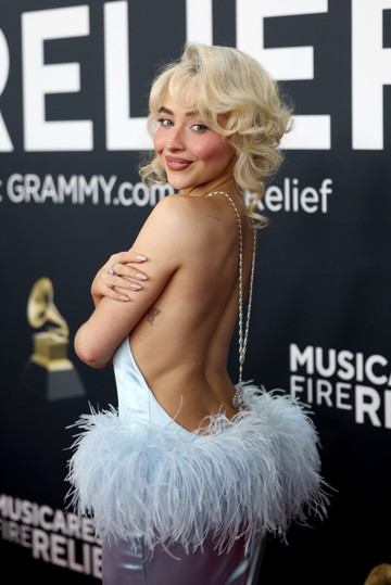 Egyszerűen rajongunk Carpenter stílusérzékéért, melynek legfontosabb gyökere kétségtelenül Marilyn Monroe
