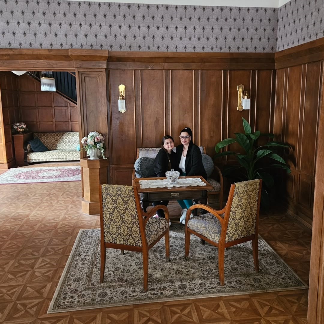 Jozef Kotúček zo šou Svadba na prvý pohľad s rodinou navštívil ateliéry seriálu Dunaj, k vašim službám. 